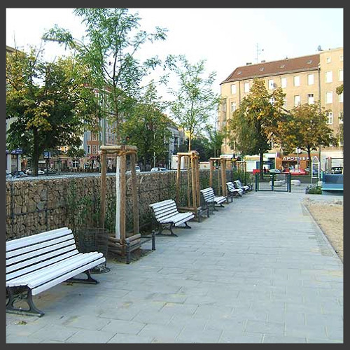 2013-01-03 Nauener Platz, Berlin - Bench 2 Birdsong