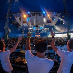 Solutio & The I's vs Chris One @ Dreamfields 2012 - XXlerator Raw stage 07-07-12
