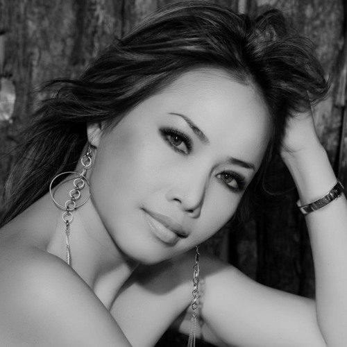 MỘT MÌNH