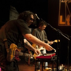 Yo La Tengo "I'll Be Around (Spinners Cover)" live on WXPN