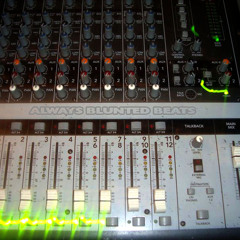 Straight Out The MPC 2000XL & S900