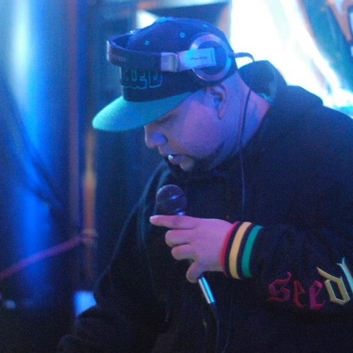 DJ DOUBLE D LIVE @ SIQUIRRES CHRISTMAS BASH (22-12-12)