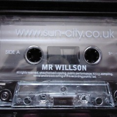 Mr Willson (aka DJ Twista) Live at Sun City 2001 ('93 - '99 Garage)