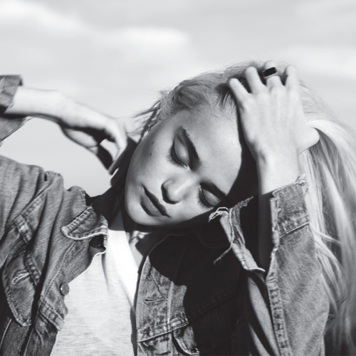 Sky Ferreira - Everything Is Embarrassing (Krystal Klear Remix)