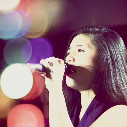 TITANIUM (David Guetta ft. Sia) - Andira Acoustic Cover