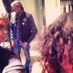 Angels And Airwaves - Riff Tom Delonge