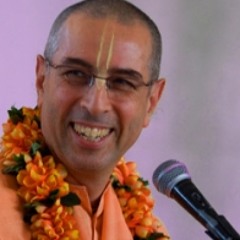 HH Niranjana Swami / Hare Krsna