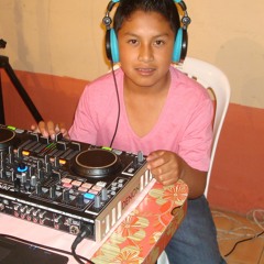 LOS TIBURONES VS PAJARITO DJ LIDER,S MUSIC DEL ECUADOR
