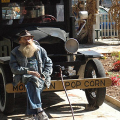 Popcorn sutton-Smoke on the mountain/LEX AND DANIEL