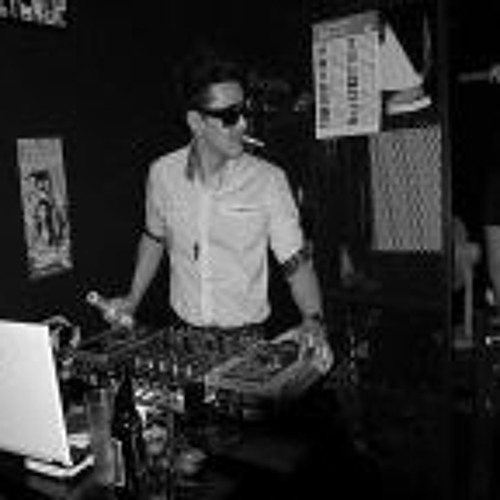 Eric Sneo - Shut Up and Dance feat. Chris The Voice (Pleasurekraft Remix)