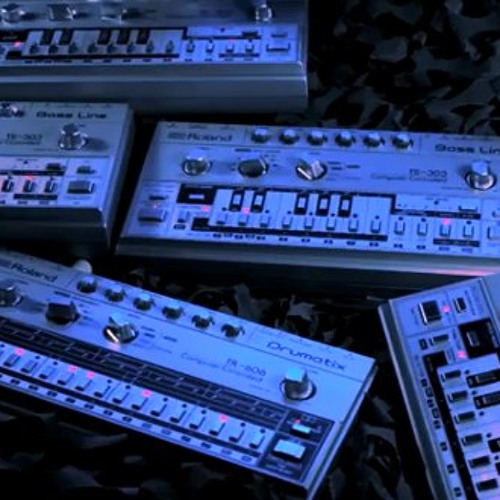 TM404 - 202/303/303/303/606/606 (Morphosis Korg Response)