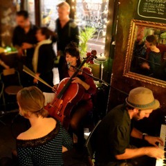 Le Petit Macabre (Walking in the Dark)