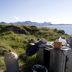 LOUIS JUCKER & RYL - The Dead Radio