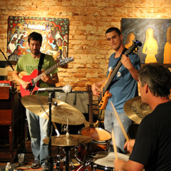 Jeff Sipe Trio plays "I'm so lonesome"