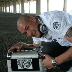 DJ KURRUPT PRESENTS THE VINYLRAIDER (GER) ON TOXIC SICKNESS RADIO | GABBER SET | 27TH FEBRUARY 2012
