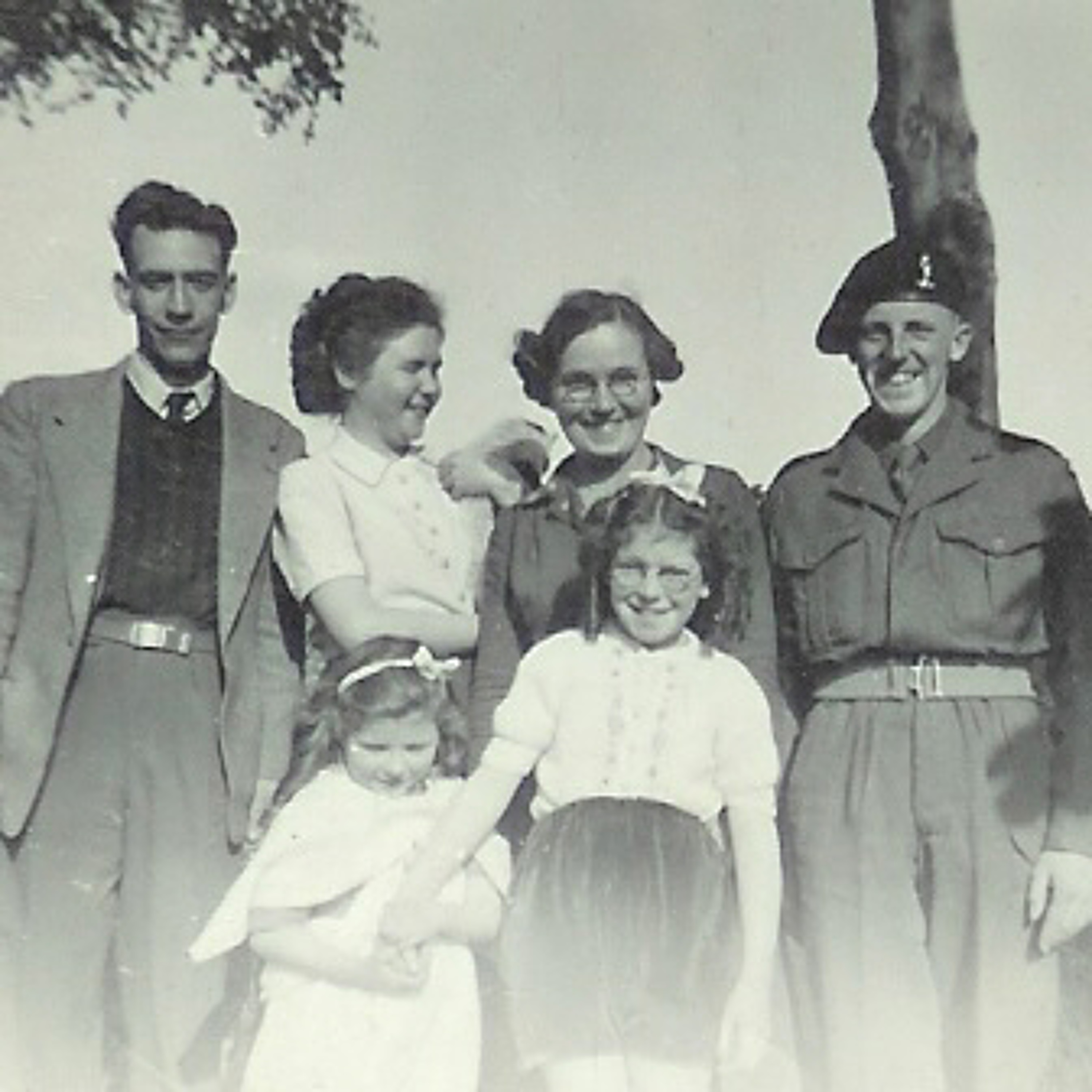 Family Ties sung by Bee Church & James Gladson episode artwork