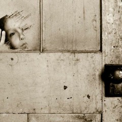 كزهر اللوز أو أبعد