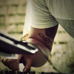 ComodeatrasdeunarbolMix