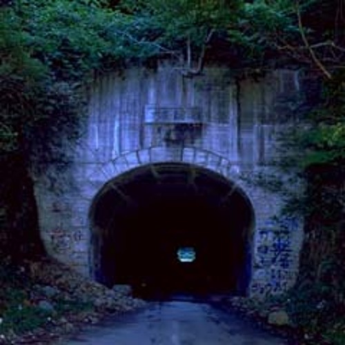 トンネル 犬鳴