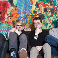 Alt-J live in-studio performing Tessellate, Fitzpleasure, Breezeblocks, and more!