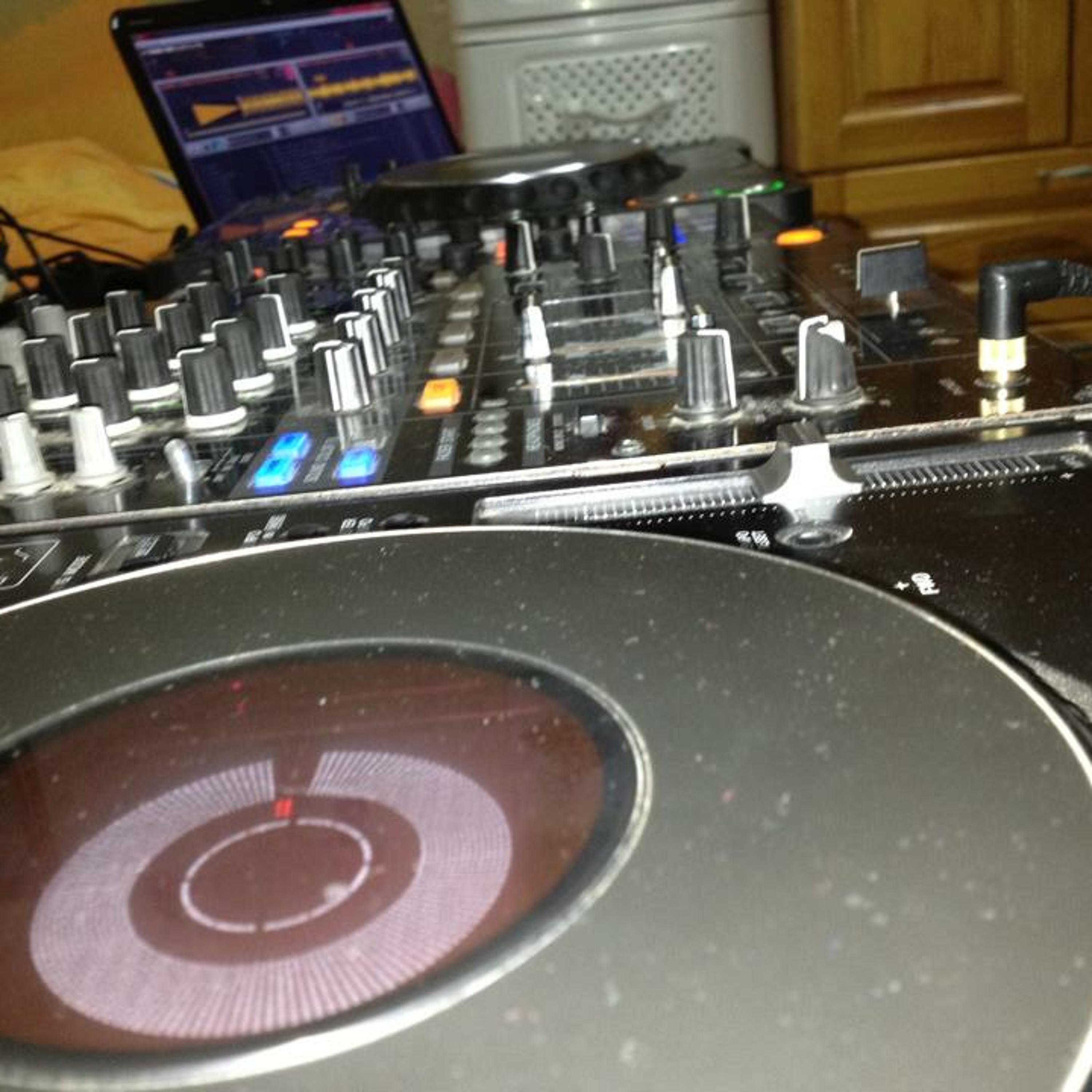 DJ Stephan Gee (Official)