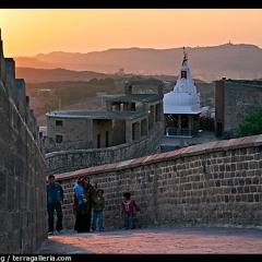 យប់រីងរៃ - ប៉ែនរ៉ន