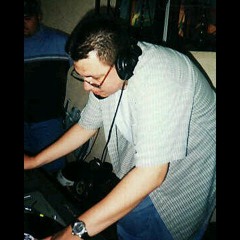 "RUSHIN THE HOUSE" 90'S TECHNO QUICK MIX!
