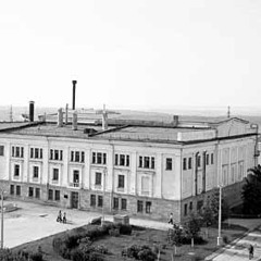 Nphonix & Place2b - It Rains