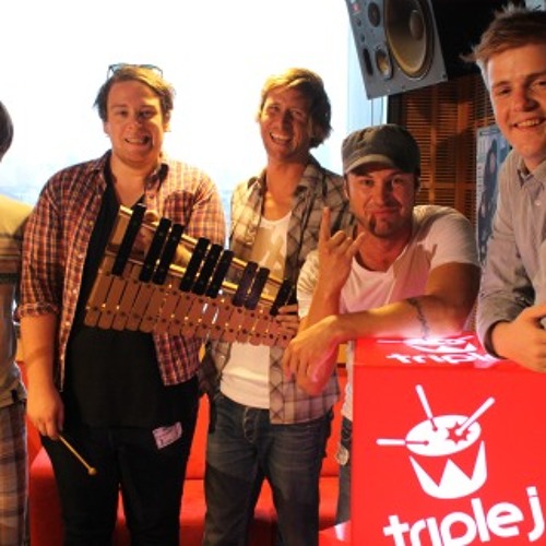 The Mission In Motion - Punching In A Dream Live from Triple J
