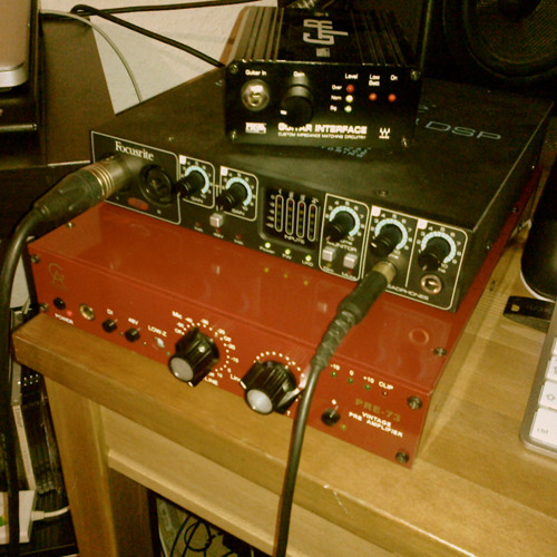 Stream Mic Pre Shootout Focusrite Saffire vs. GAP Pre73 Distorted
