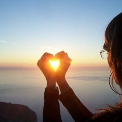 Aşka Saygımdan Susarım.