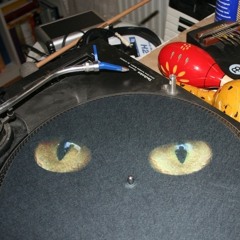 broken sequence - froomious b (abby lee tee remix)