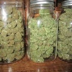 MAISHA MAFUPI Feat Ahmed