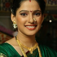 ती जेव्हा दिसते तेव्हा....