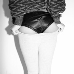 He encontrado al pudor bajo mi cama