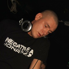 THE VINYLRAIDER (GER) ON TOXIC SICKNESS RADIO | CROSSBREED vs. INDUSTRIAL | SHOW #16 | 10.04.13