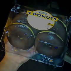 4 DONUTS