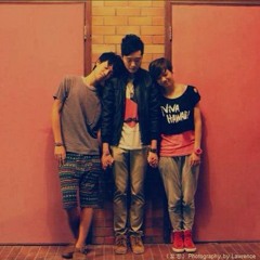 鄭君樂 鄺文傑 莊芍琳 - 陽光陪我賴床