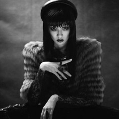 Humming vocal/piano sample