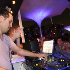 Vazik @ Hookah Satelite - warm up for Florian Meindl -April 5th 2013