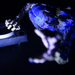 Dj speedracers dark alleyway