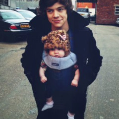 Harry Styles Talking with Baby Lux