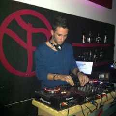 ta klarina exoun parei fotia MPARI B