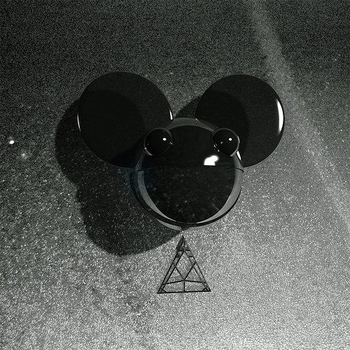 Deadmau5 Remixes - 04 Deadmau5 & Kaskade - I Remember ft. Luara Brehm (Remix)
