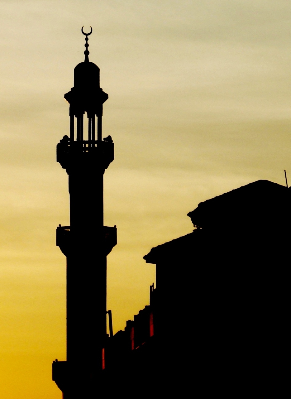 الأذان – بصوت جميل ..