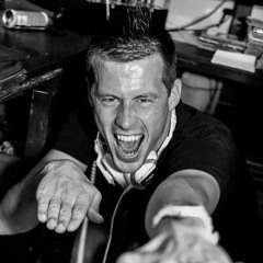 87 (by Laurent Baert) - Rétro House - Live H2o Club (Avril 2012)