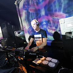 balErik - CUBE Club - TOKYO - 20.04.2013