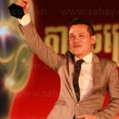 យុវជនស្ម័គ្រចិត្ត ស្អិតស្នេហ៍បុប្ផាជនបទ