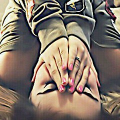 اناَ لاَ اجِيدُ تخطِّي اوجاعِي ولاَ اجِيدُ أنْ أكُونَ قويّةْ كمَآ يجبْ أنْ أكونْ