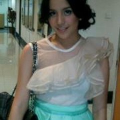 Angel pieters ft Yovie W_kunang kunang